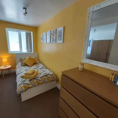 Beautiful Two Bedroom Ground Floor Apartment Swansea Exterior photo