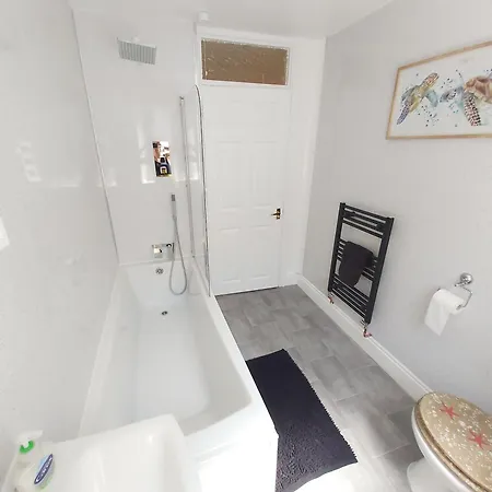 Beautiful Two Bedroom Ground Floor Apartment Swansea Exterior photo